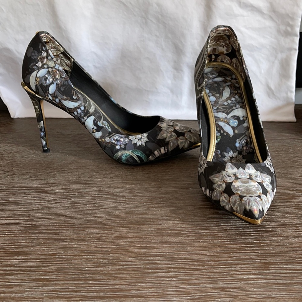 Ted Baker print pumps STUNNING